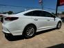 2019 WHITE HYUNDAI SONATA SE (5NPE24AFXKH) , located at 5900 E. Lancaster Ave., Fort Worth, TX, 76112, (817) 457-5456, 0.000000, 0.000000 - Photo#4